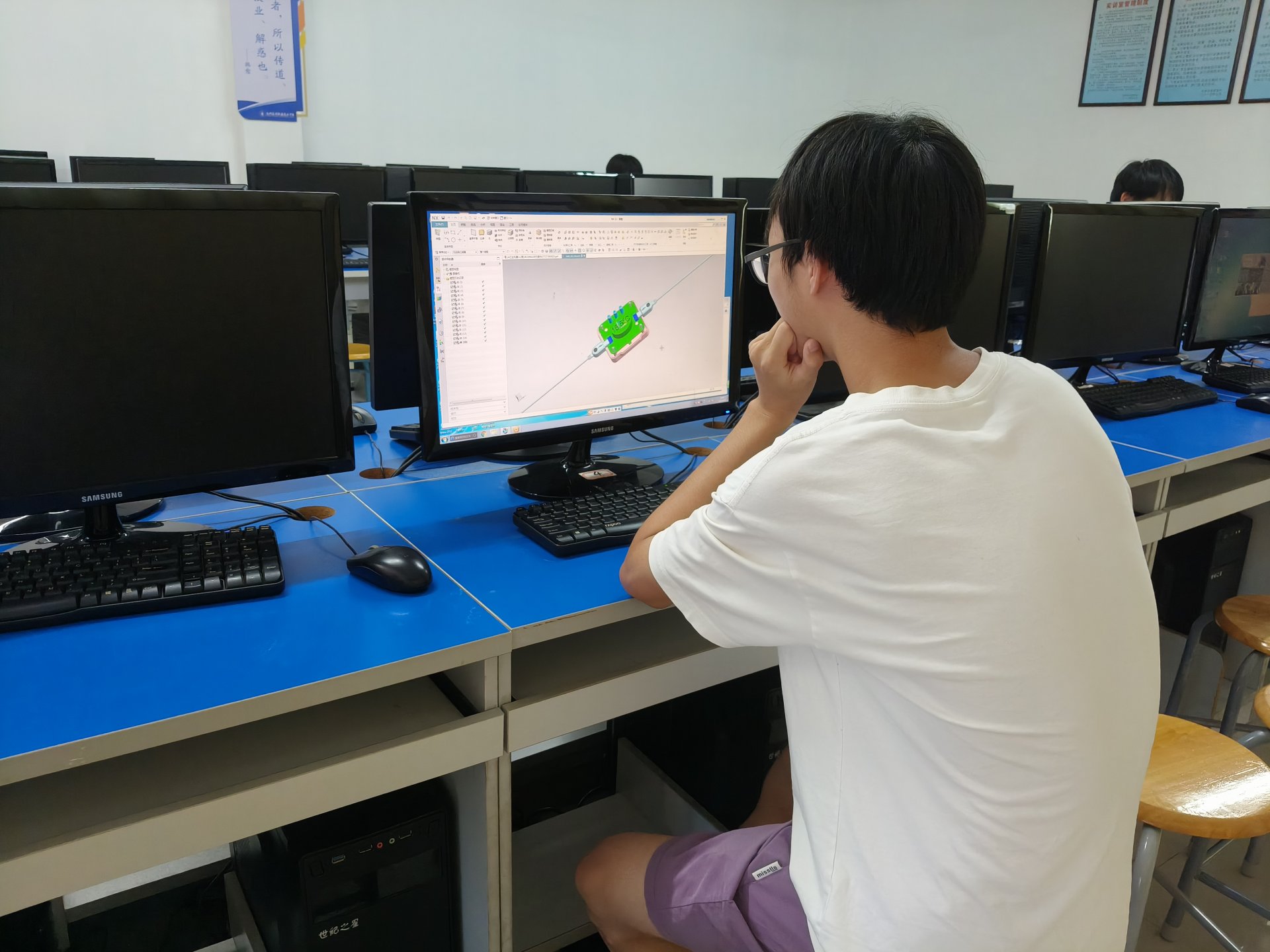 本次大赛以温度计模型为载体